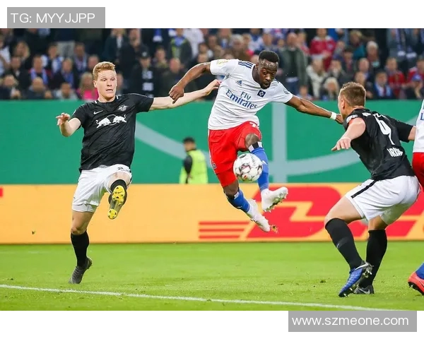 奥厄与汉堡的比赛结果揭晓双方表现及精彩瞬间分析