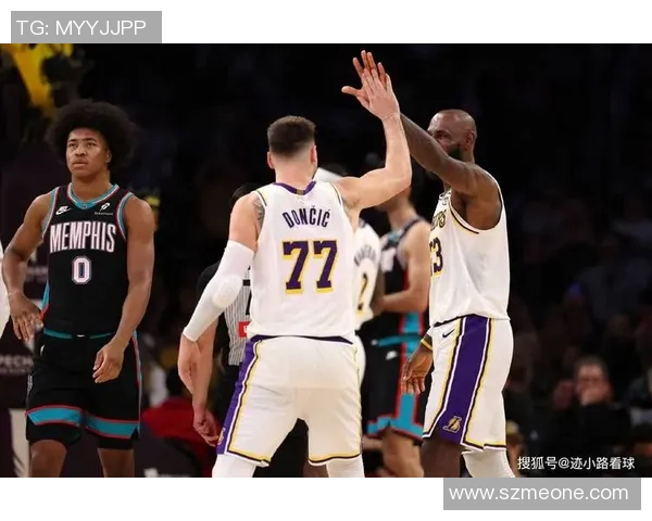 激战西部强队直播灰熊对决湖人全场精彩瞬间回顾与分析