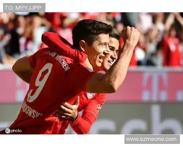 莱万重返安联球场引发拜仁球迷愤怒声讨感叹忘恩负义 莱万重返安联球场引发拜仁球迷愤怒声讨感叹忘恩负义