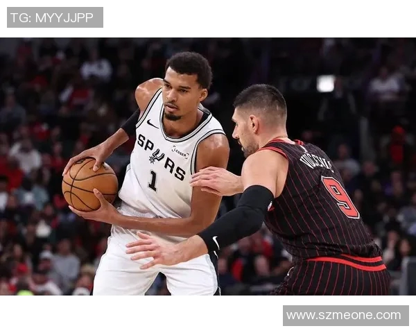 马刺与鹈鹕激战回顾精彩瞬间与关键时刻全解析 马刺与鹈鹕激战回顾精彩瞬间与关键时刻全解析