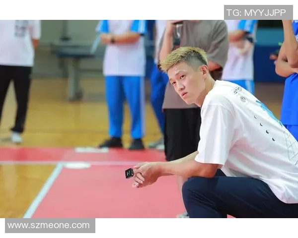 任骏飞领衔球队奋战新赛季展现篮球才华与团队精神的双重魅力